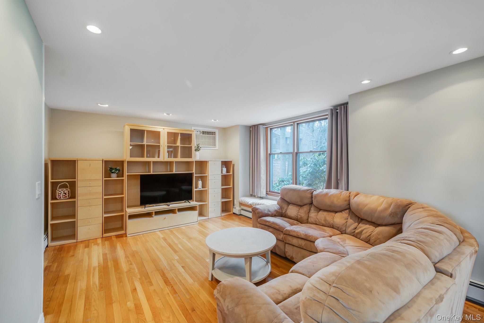 #17 photo, 108 Dogwood Road, Саффолк ‖ Port Jefferson , NY 11777