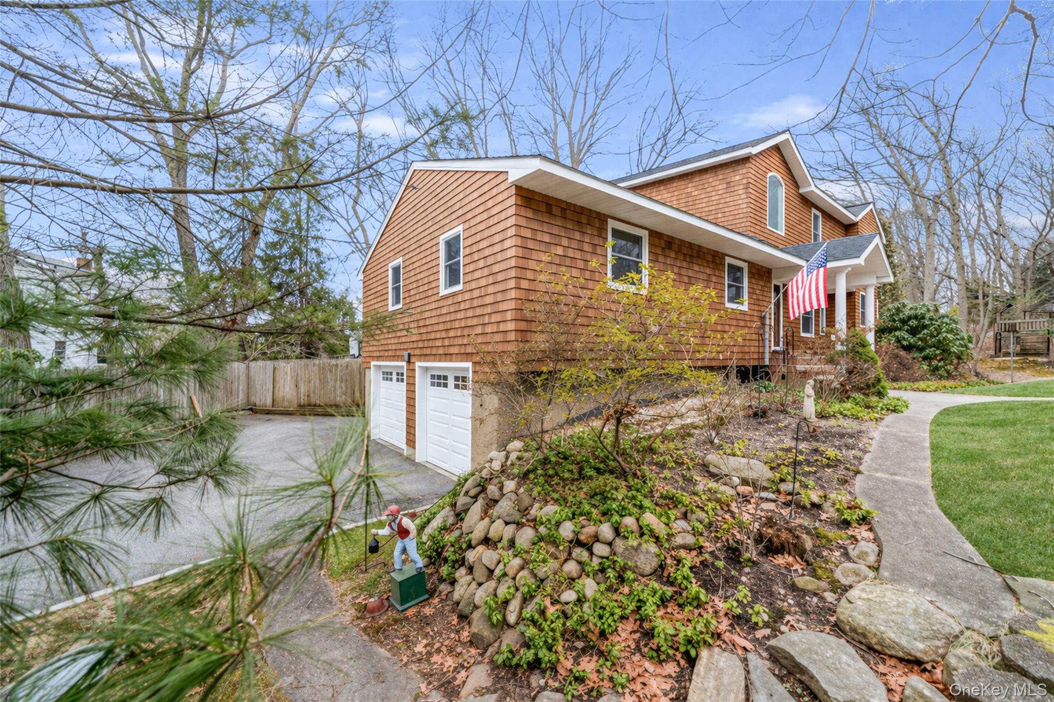 #2 photo, 108 Dogwood Road, Саффолк ‖ Port Jefferson , NY 11777