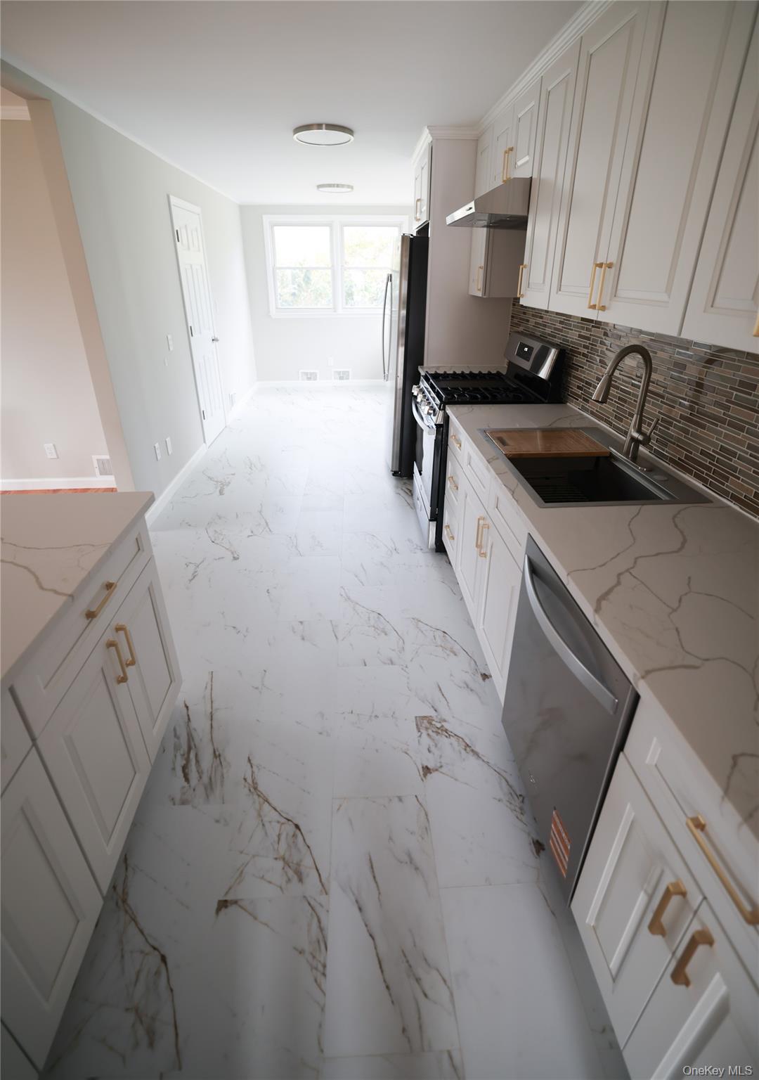 #8 photo, 131 IRA Road, নাসাউ কাউন্টি Syosset , NY 11791