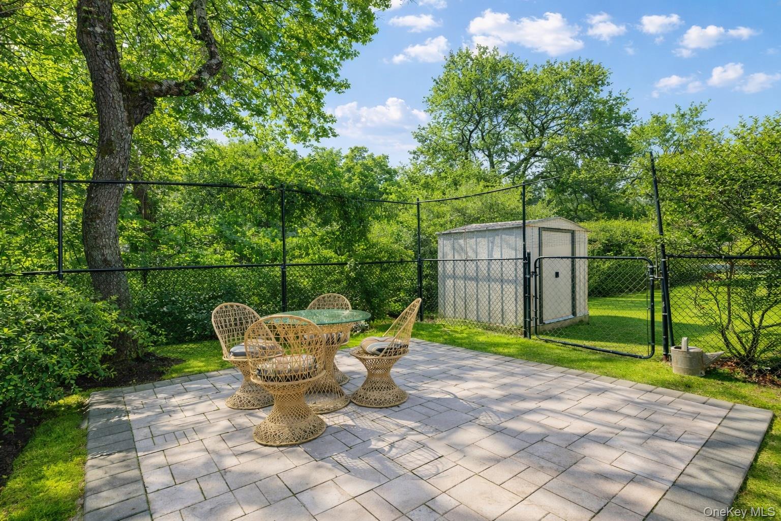 #18 photo, 785 The Strand, East Marion , NY 11939