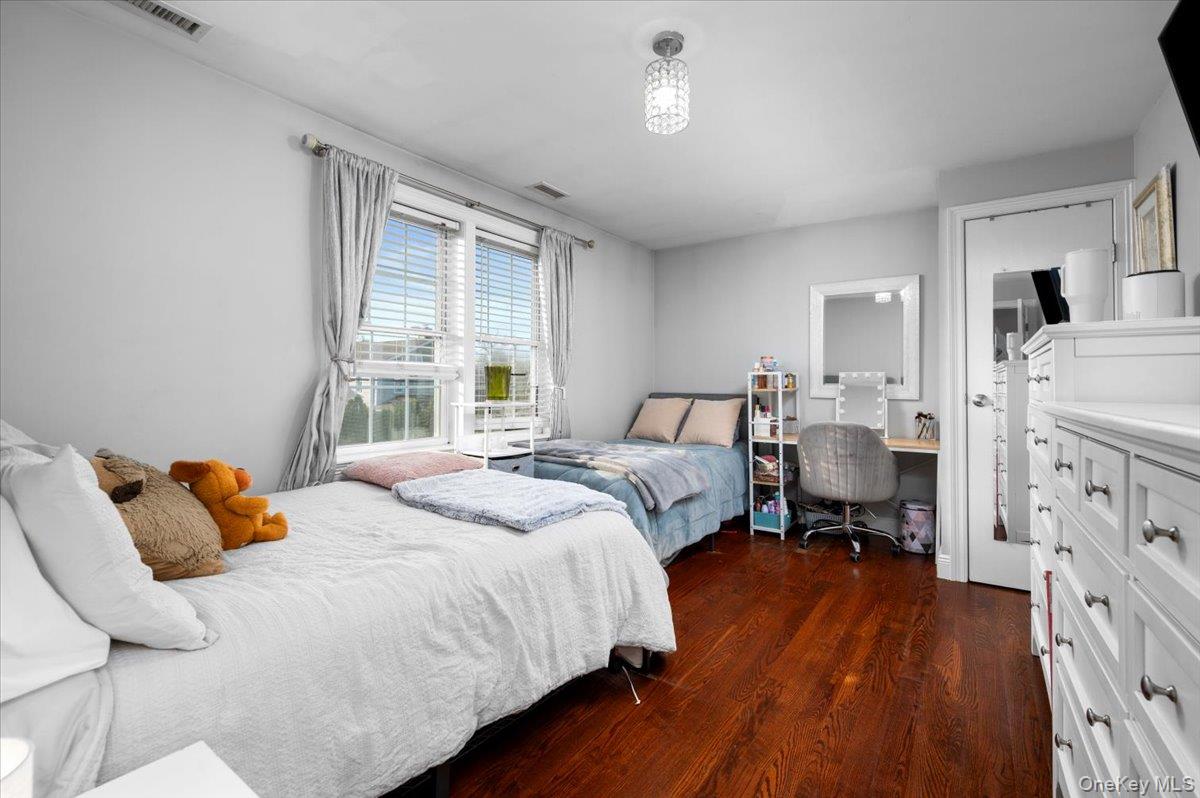 #20 photo, 50 Stewart Place, Eastchester , NY 10709