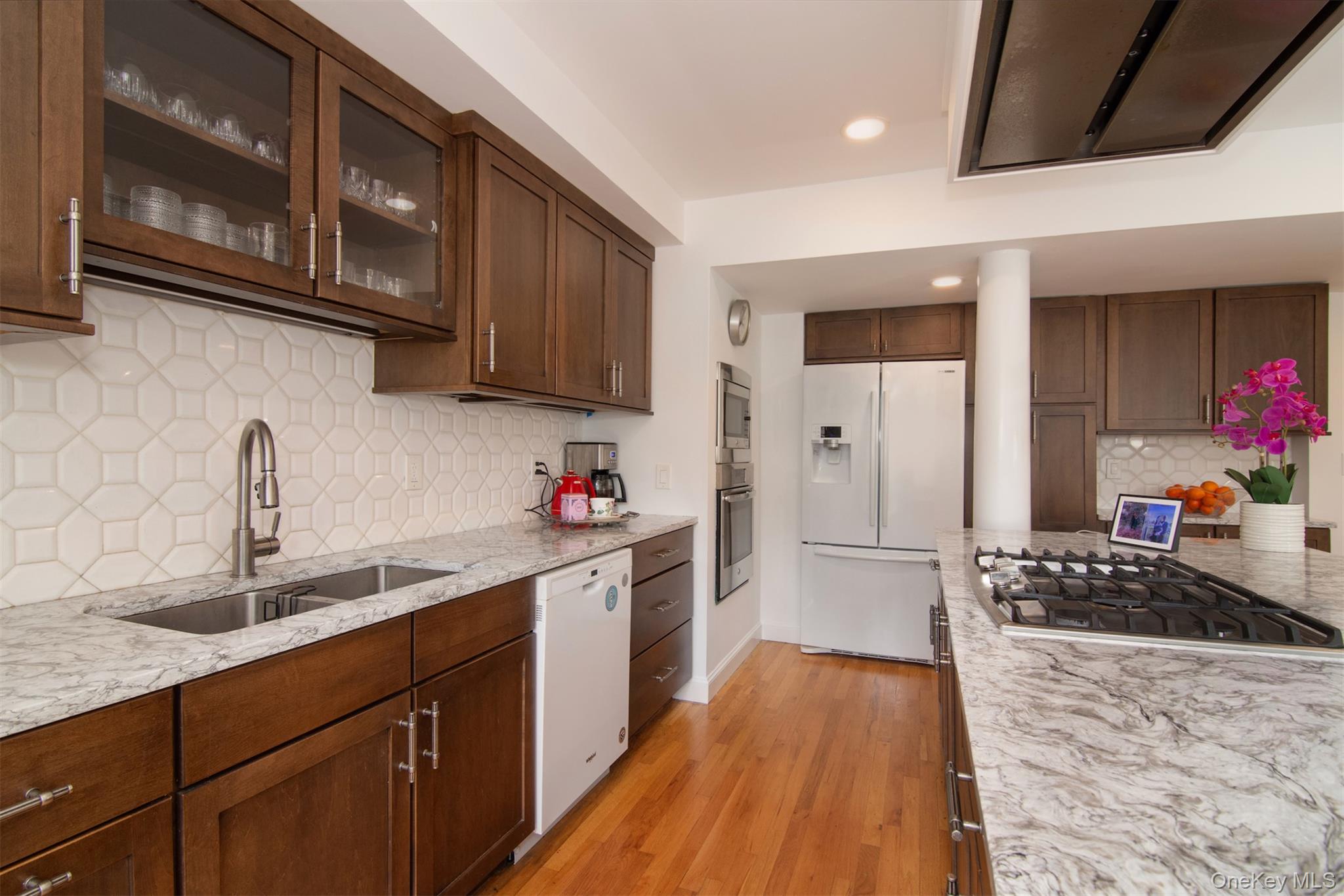 #5 photo, 93 N Broadway, Irvington , NY 10533