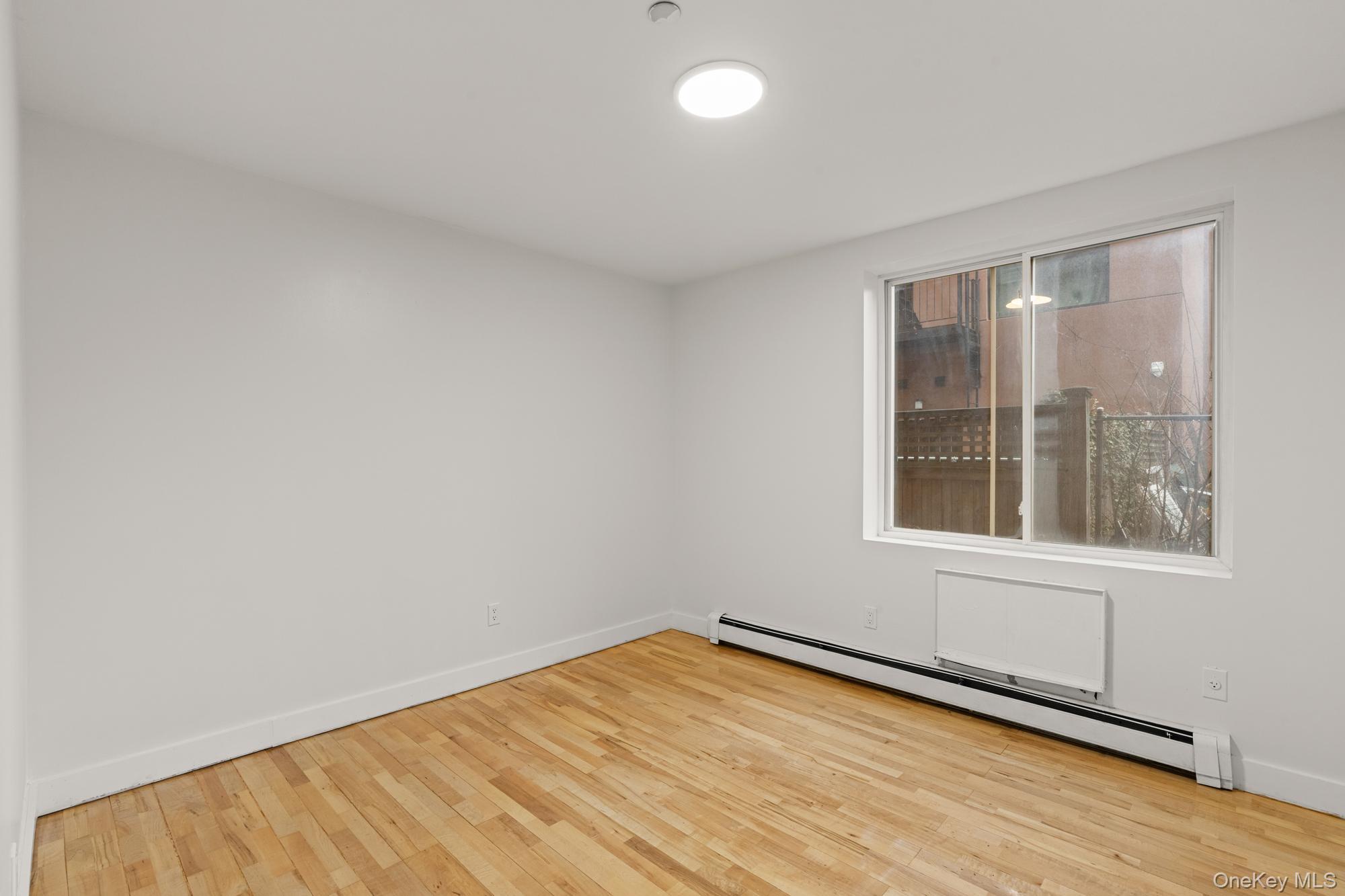 #12 photo, 385 Vernon Avenue, Бруклин ‖ Brooklyn , NY 11206