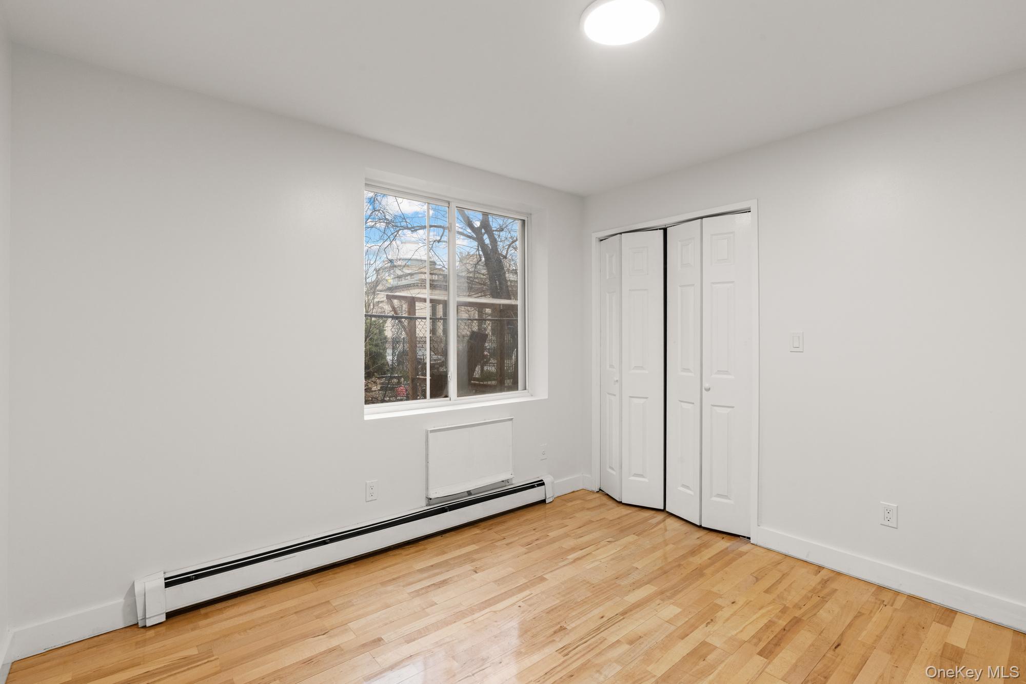 #13 photo, 385 Vernon Avenue, Бруклин ‖ Brooklyn , NY 11206