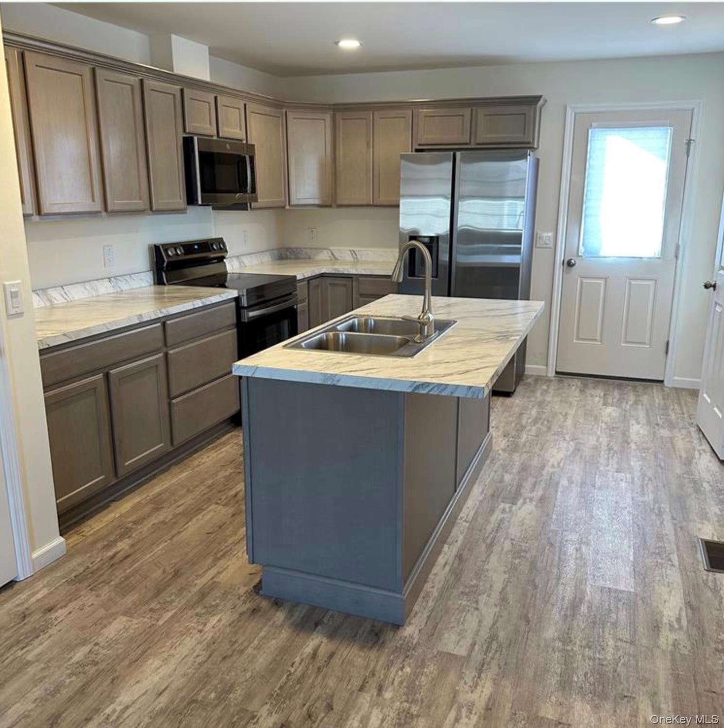 #7 photo, 26 Grand Street, Marlboro , NY 12542