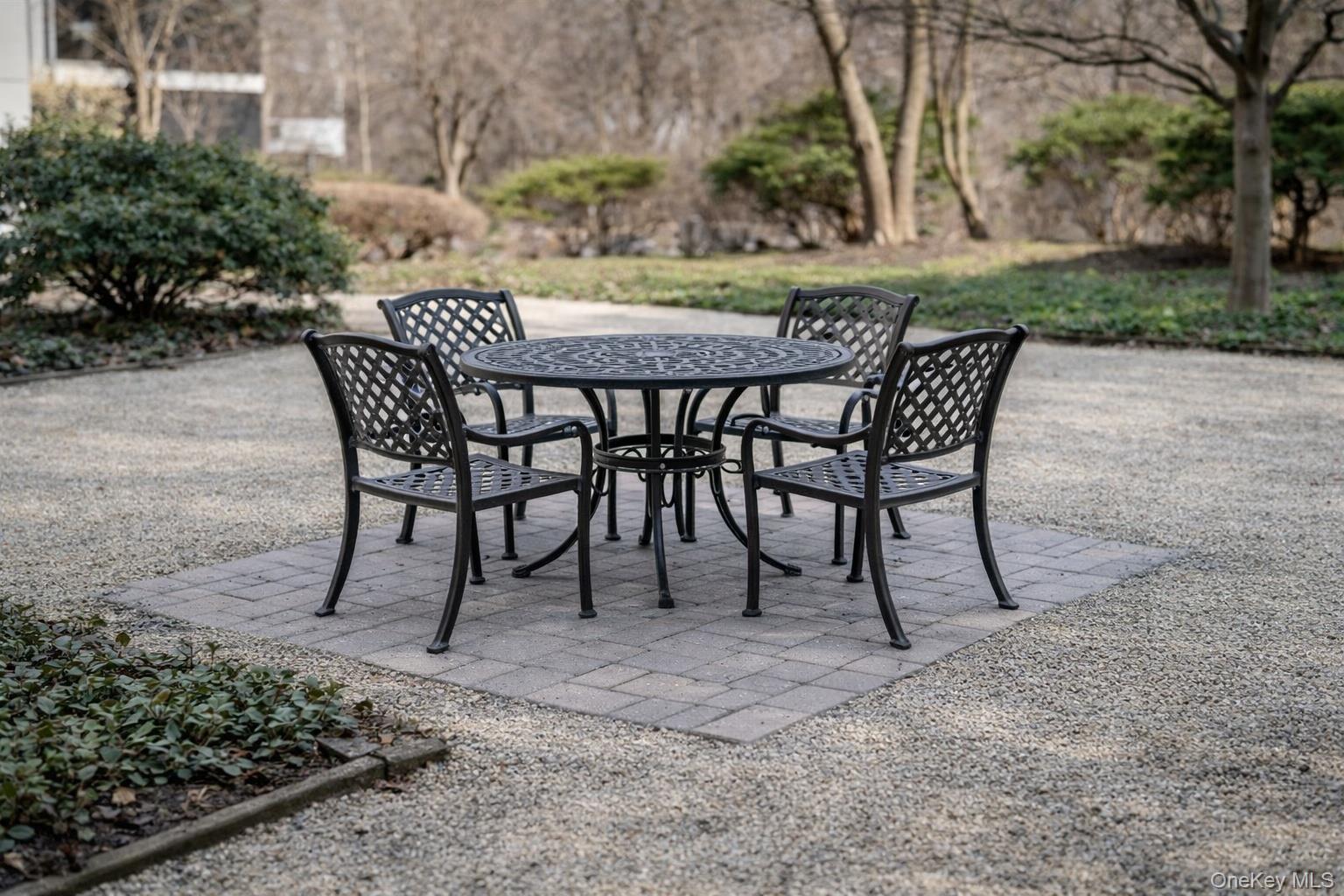 #4 photo, 1 Stoneleigh Plaza, ব্রঙ্কস Bronxville , NY 10708