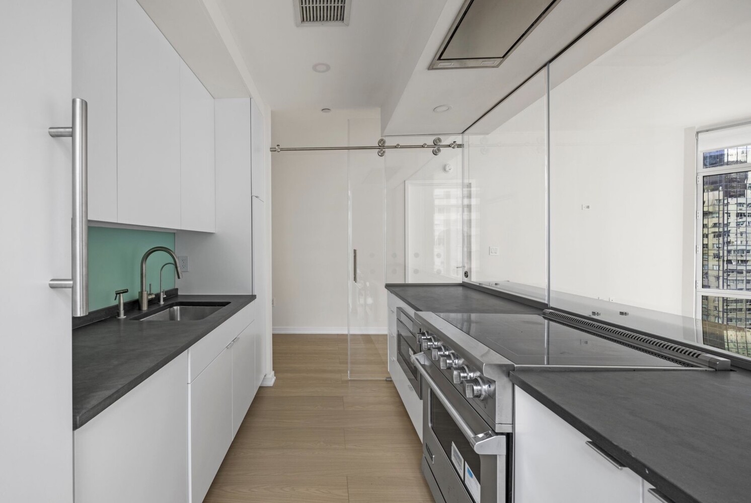 #3 photo, 207 E 57TH Street, ম্যানহাটন Sutton Place , NY 10022