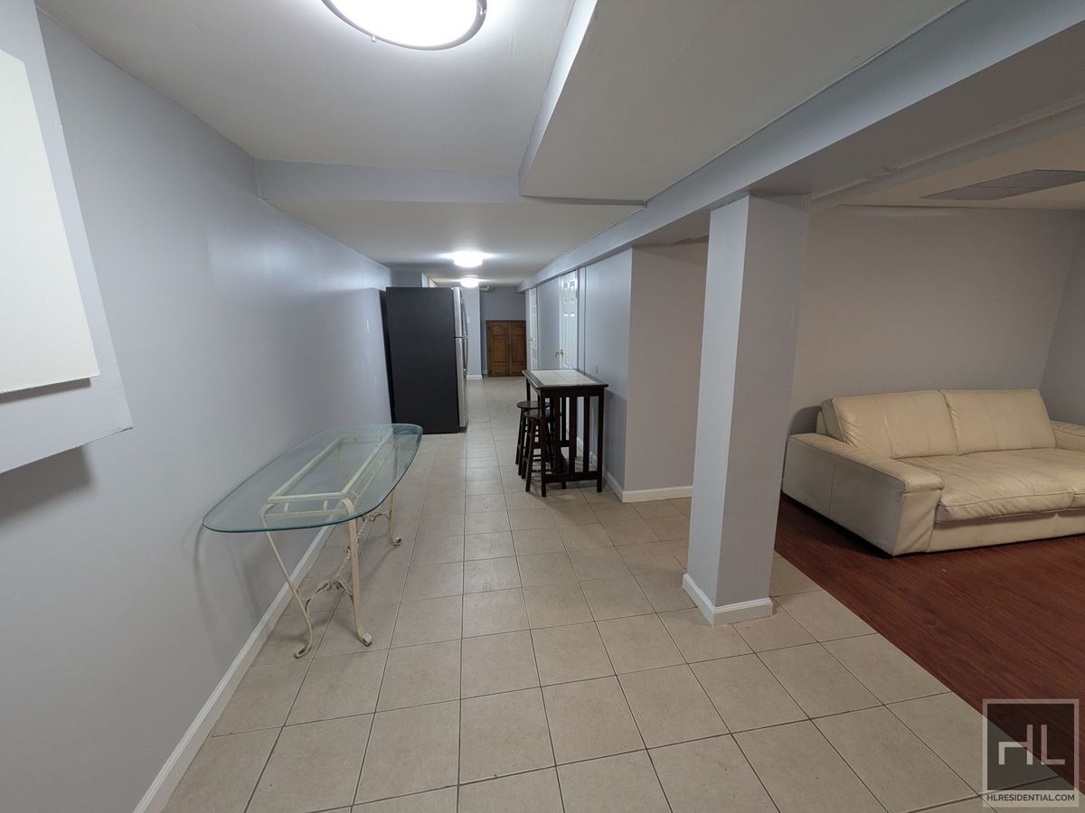 #2 photo, 335 Jerome Street, ব্রুকলিন East New York , NY 11207