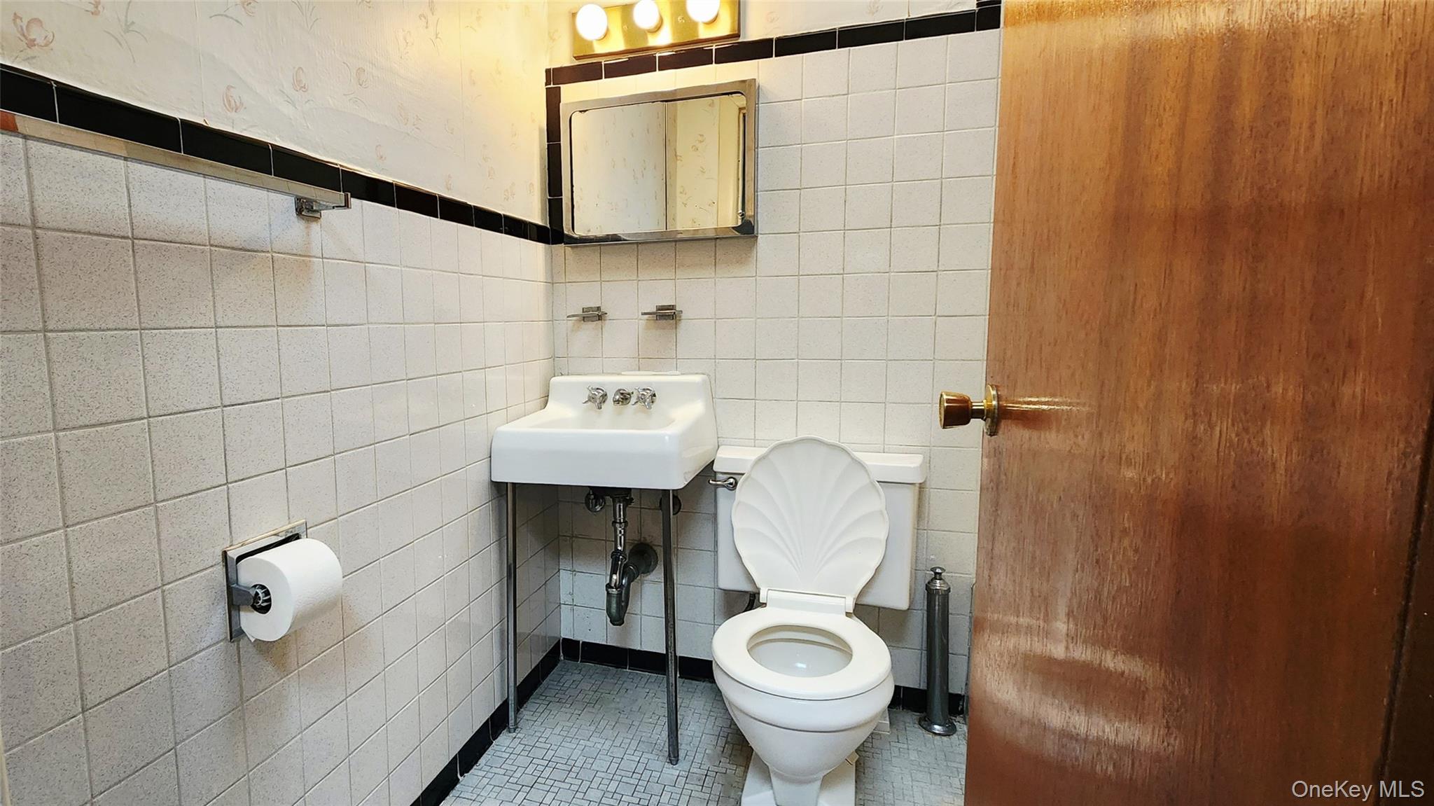 #11 photo, 5940 Flushing Avenue, কুইন্‌স Maspeth , NY 11378