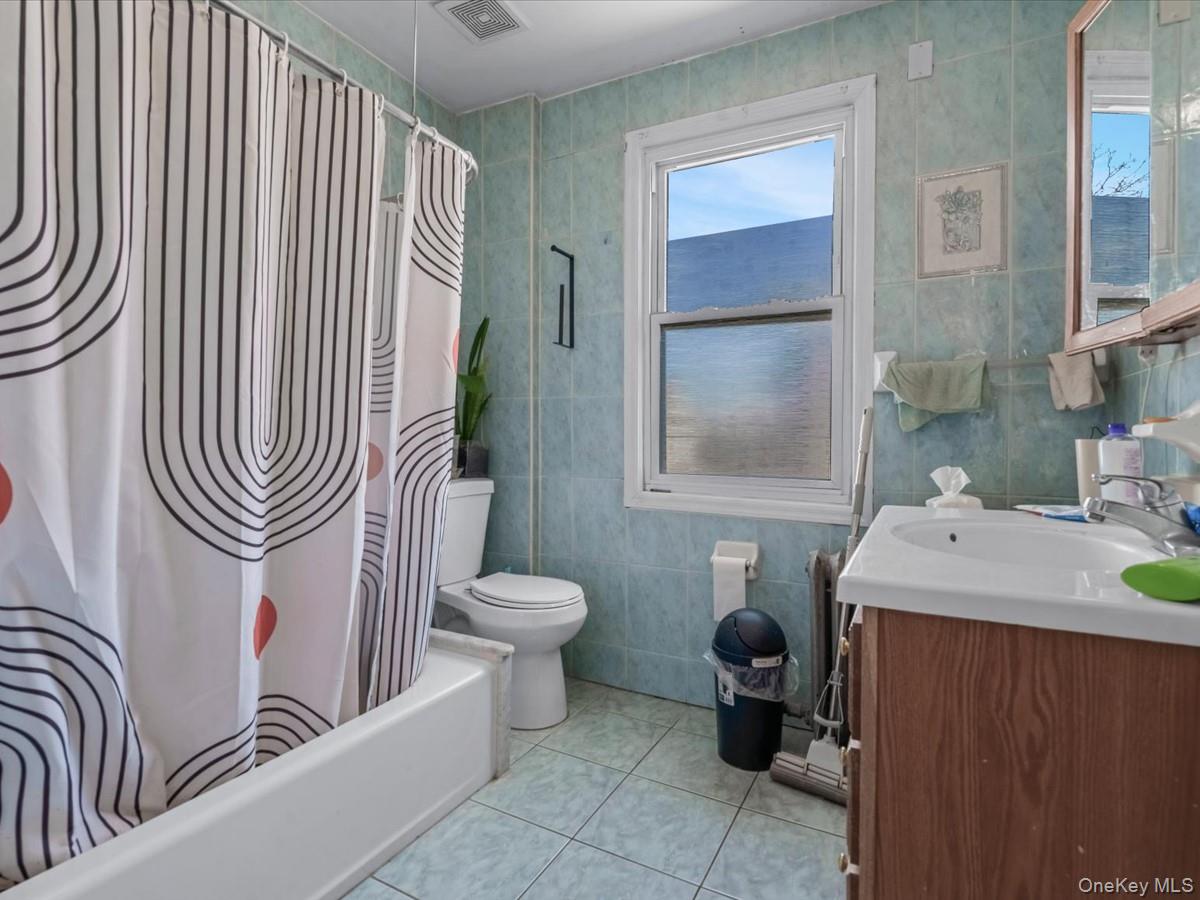 #19 photo, 38-19 219th Street, কুইন্‌স Bayside , NY 11361