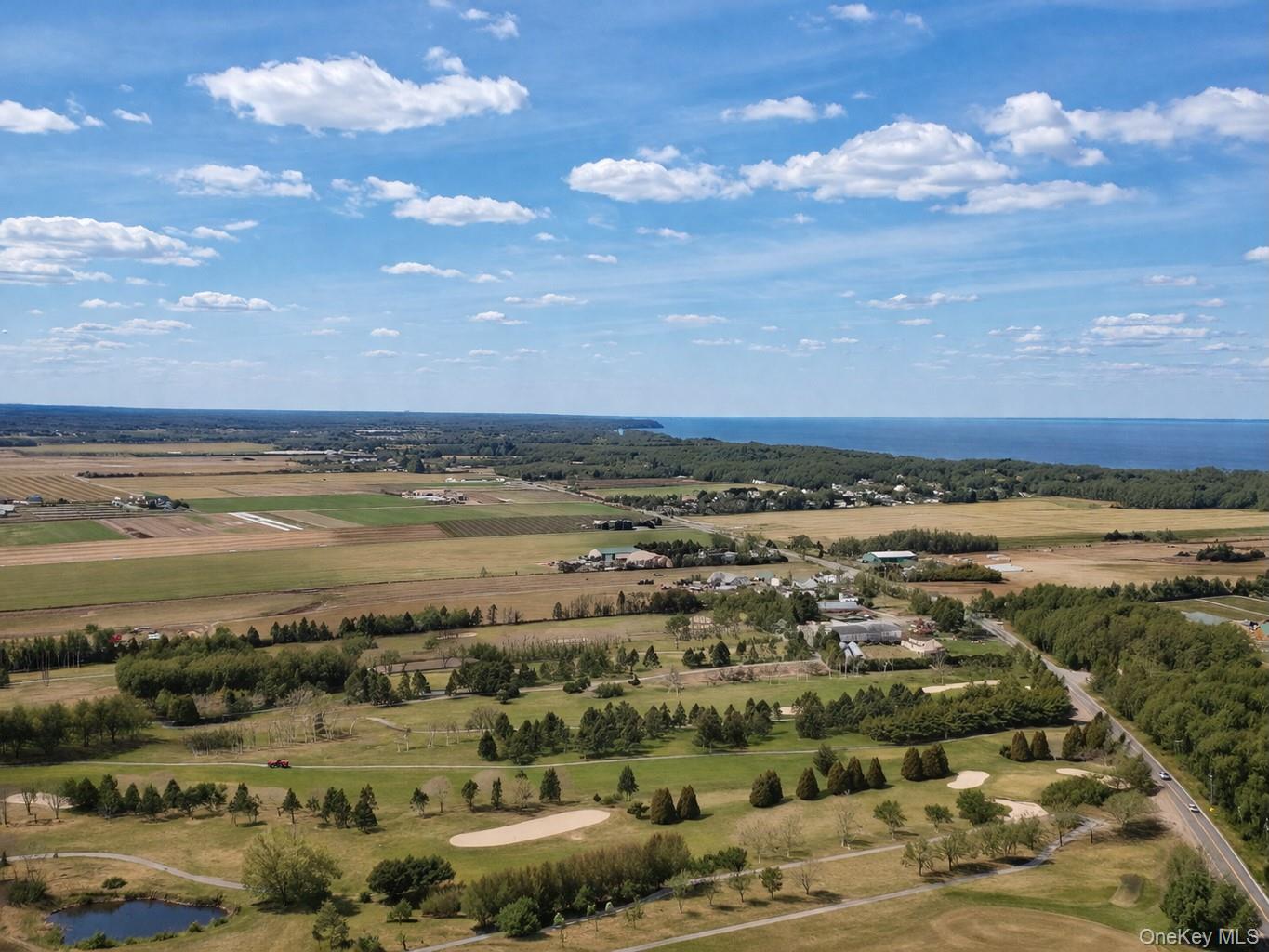 #4 photo, 3921 Sound Avenue, সাফোক কাউন্টি Riverhead , NY 11901