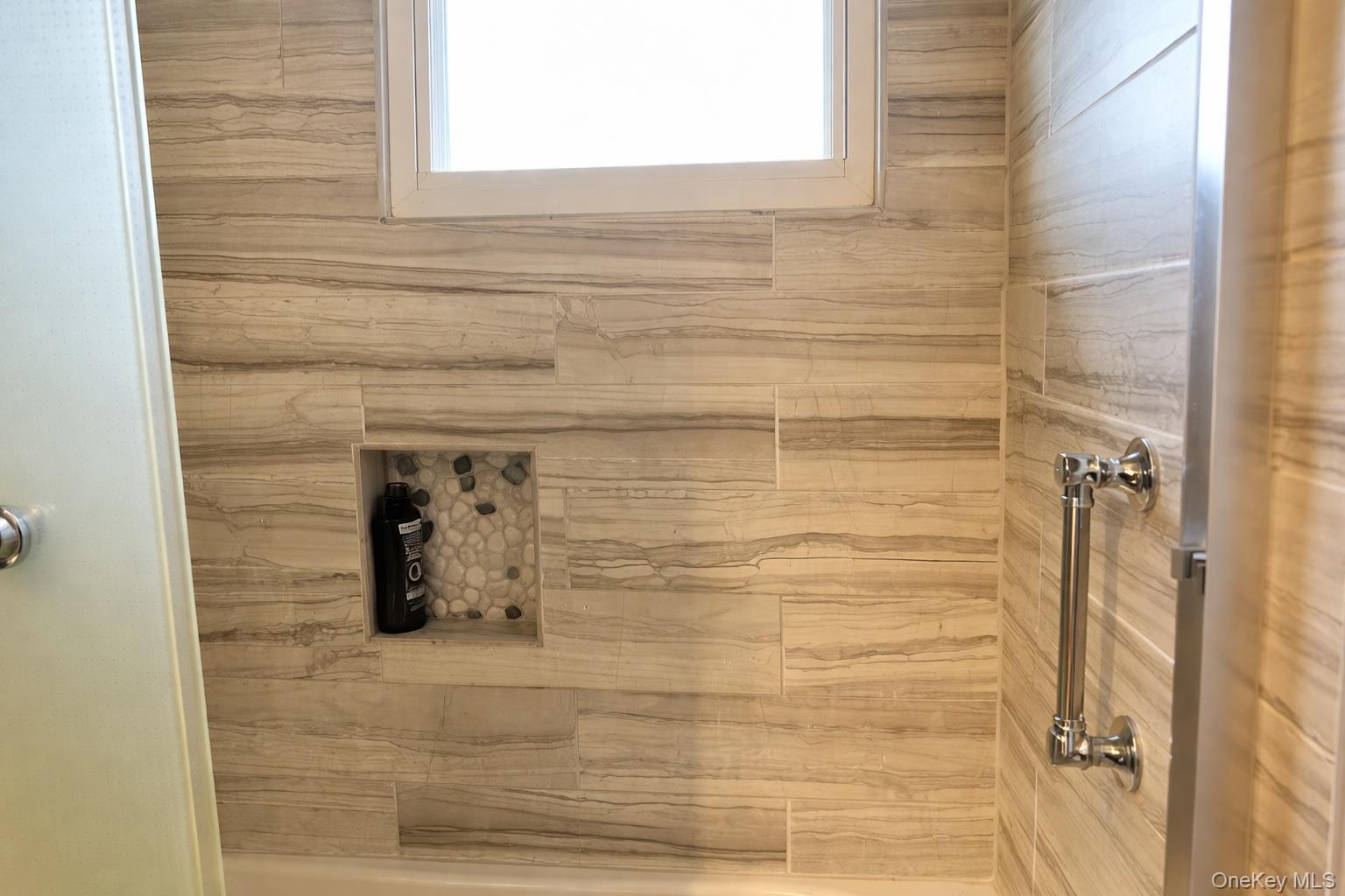 #4 photo, 10 Wisteria Way, Commack , NY 11725