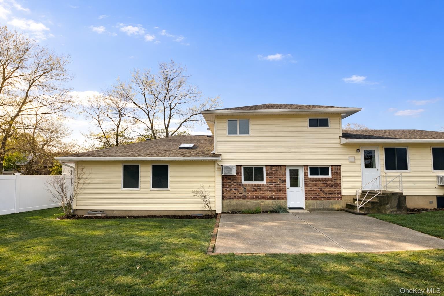 #9 photo, 10 Wisteria Way, Commack , NY 11725