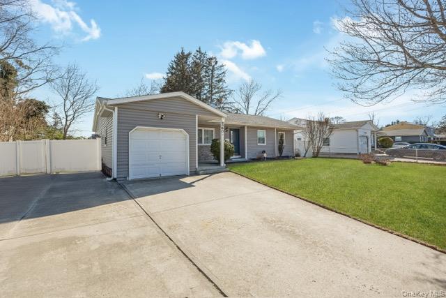 #2 photo, 260 New Hampshire Avenue, সাফোক কাউন্টি Bay Shore , NY 11706