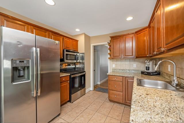 #7 photo, 260 New Hampshire Avenue, সাফোক কাউন্টি Bay Shore , NY 11706