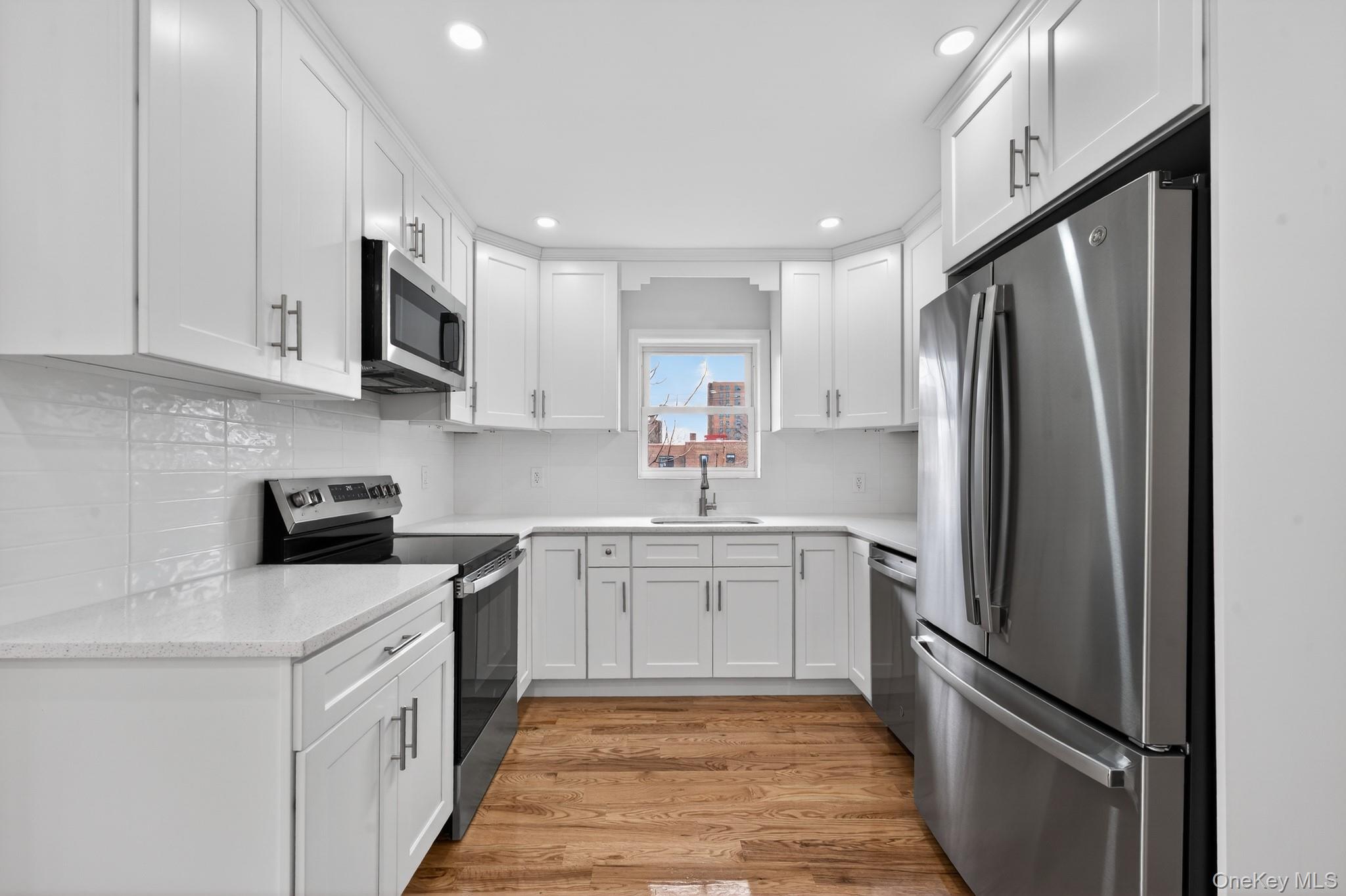 #4 photo, 1060 E 228th Street, ব্রঙ্কস Bronx , NY 10466