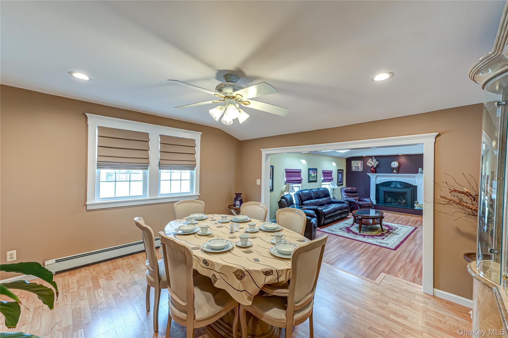 #16 photo, 11 Meehan Lane, 東長島 科勒姆 Coram , NY 11727