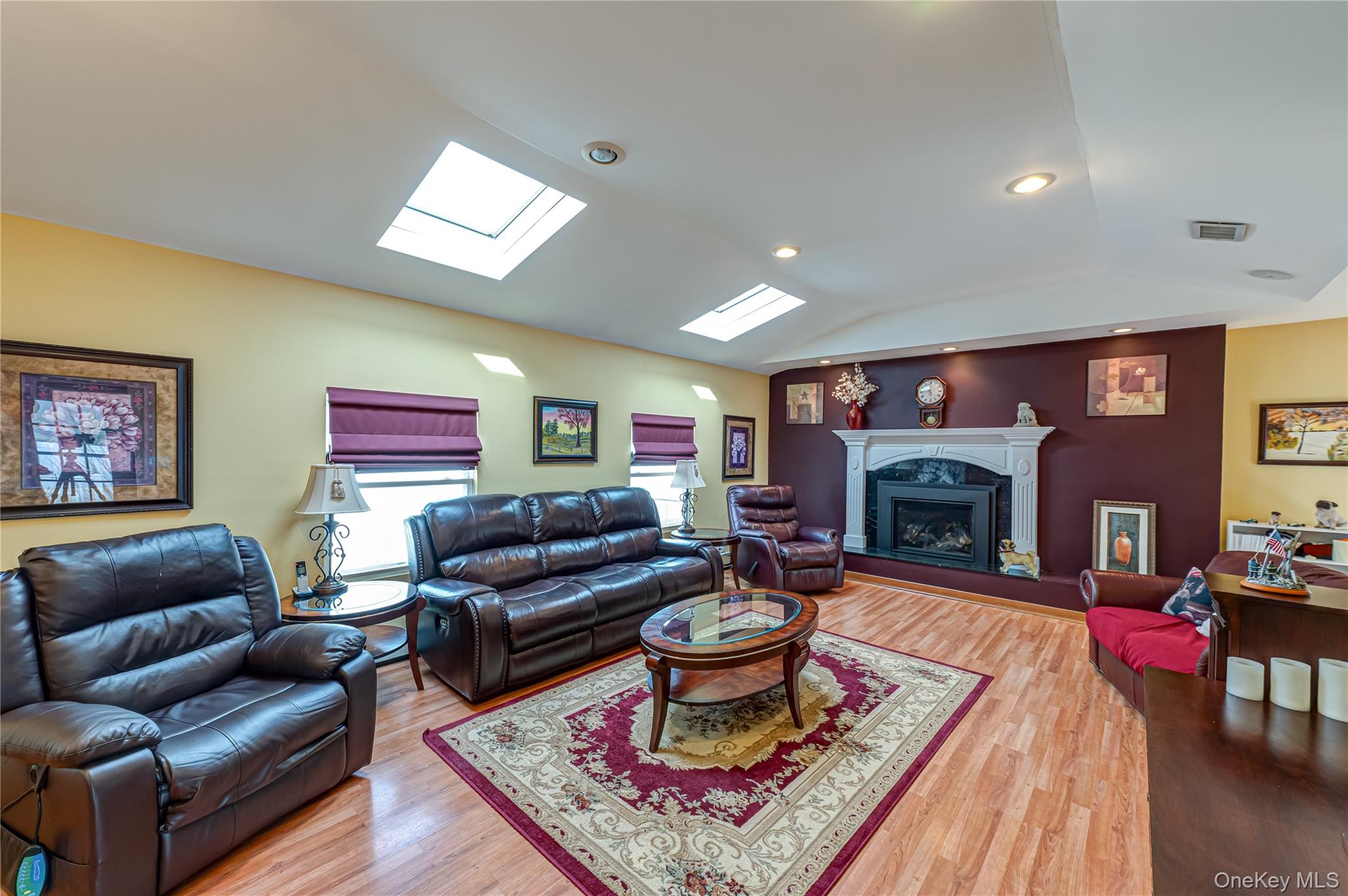 #18 photo, 11 Meehan Lane, 東長島 科勒姆 Coram , NY 11727