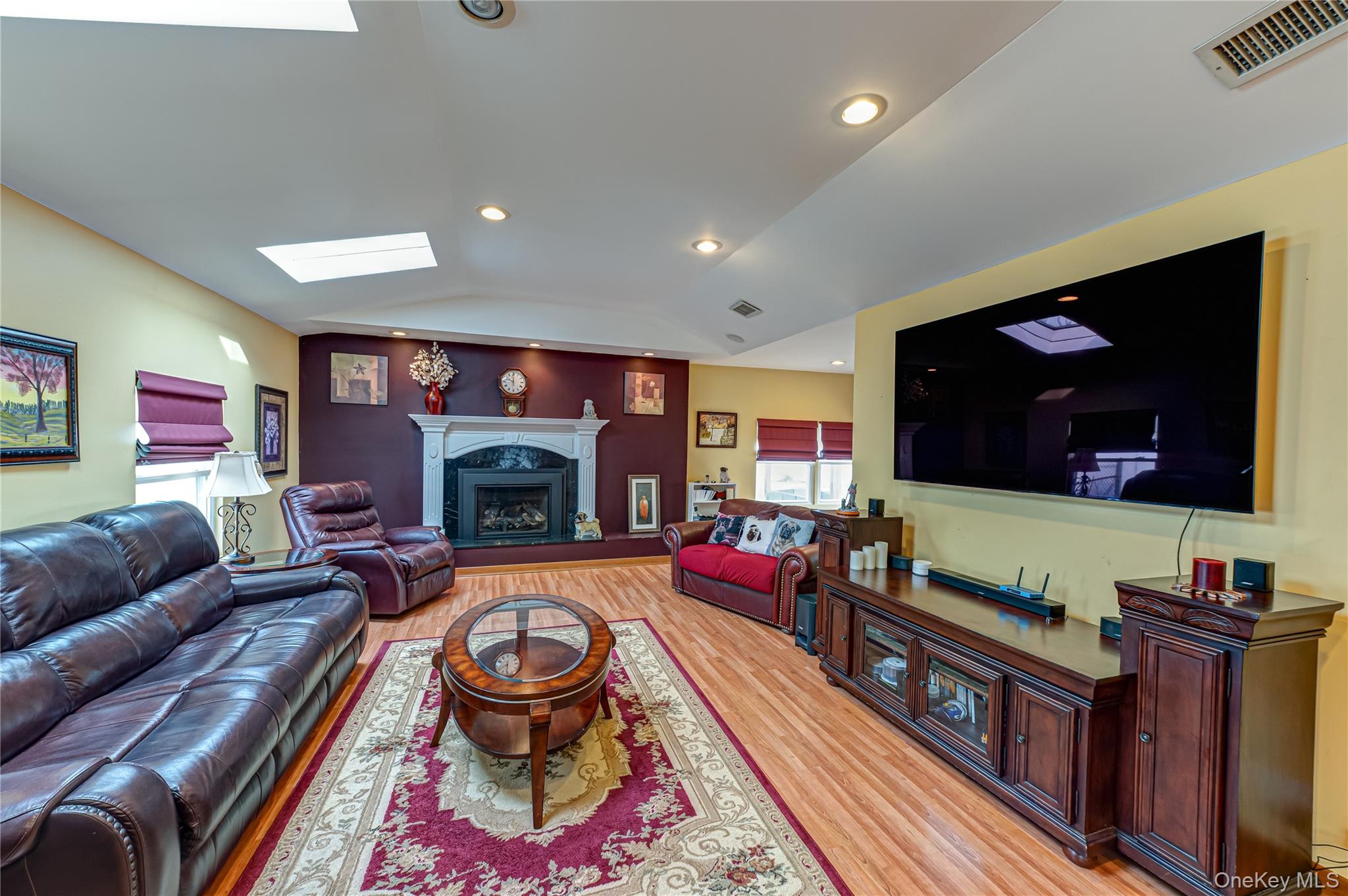 #19 photo, 11 Meehan Lane, 東長島 科勒姆 Coram , NY 11727