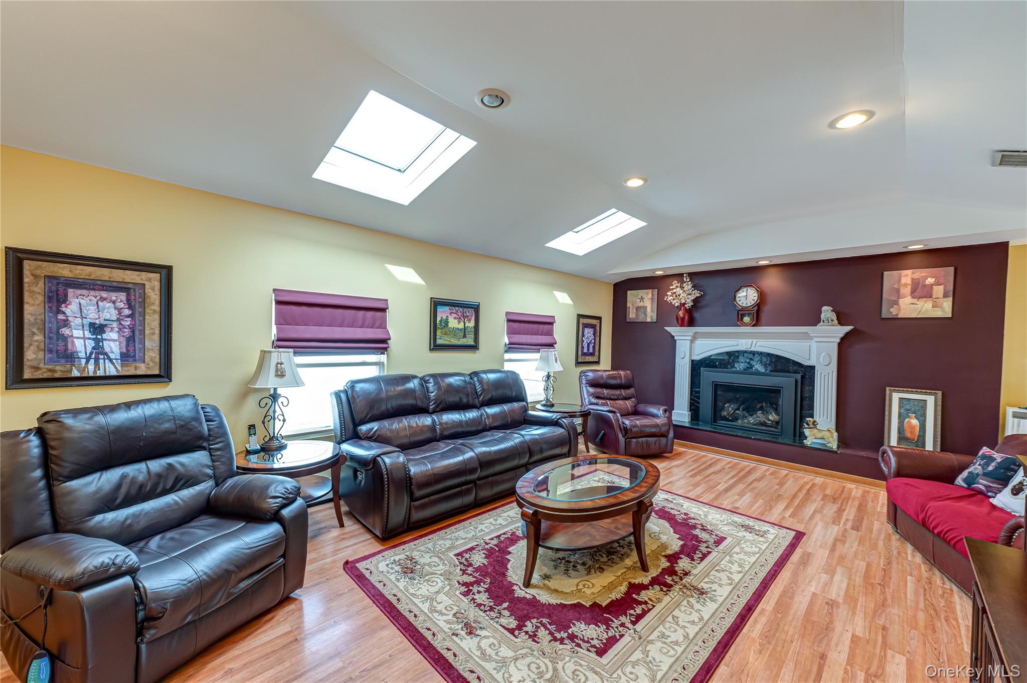 #20 photo, 11 Meehan Lane, 東長島 科勒姆 Coram , NY 11727