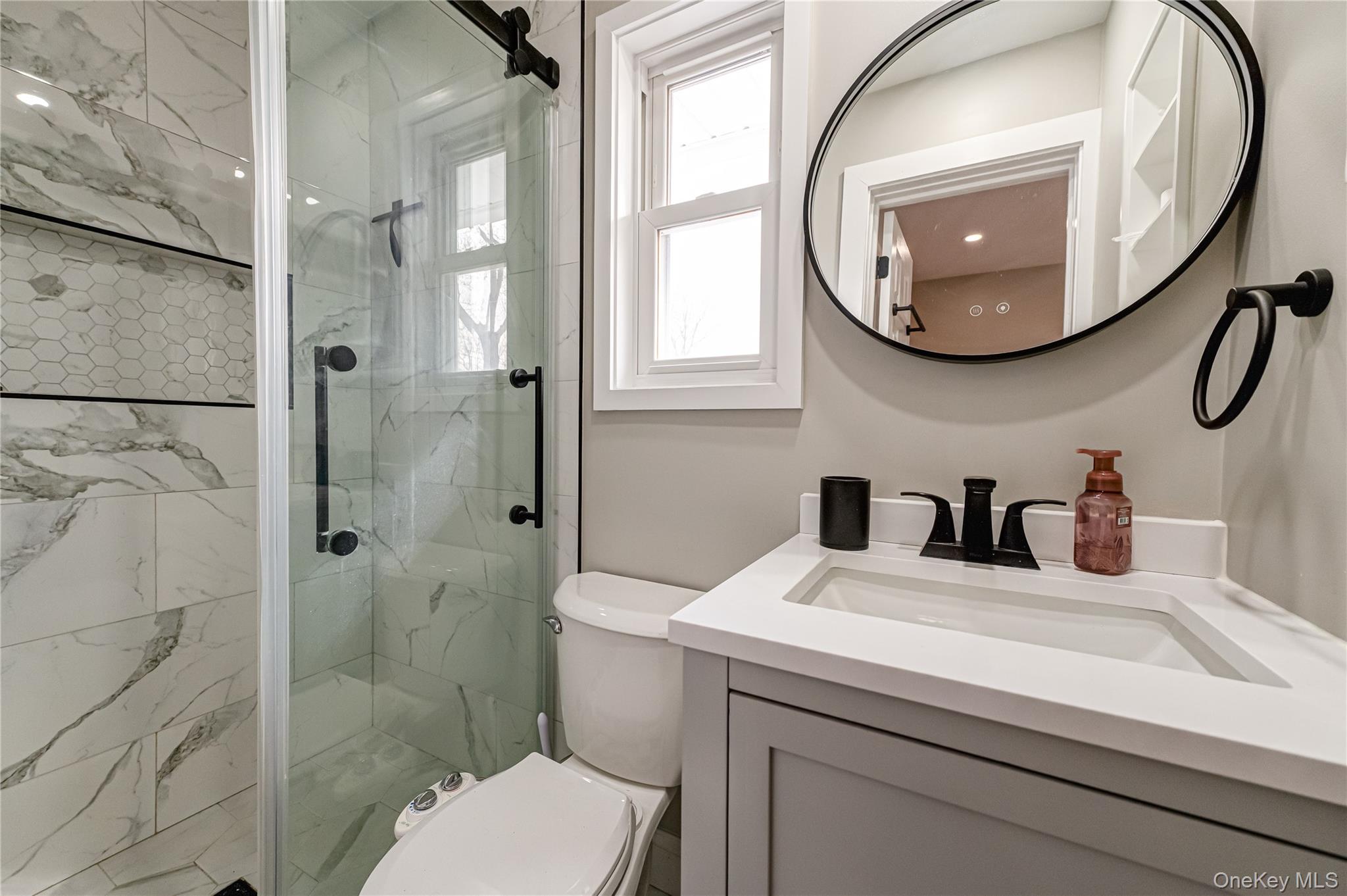 #3 photo, 11 Meehan Lane, 東長島 科勒姆 Coram , NY 11727