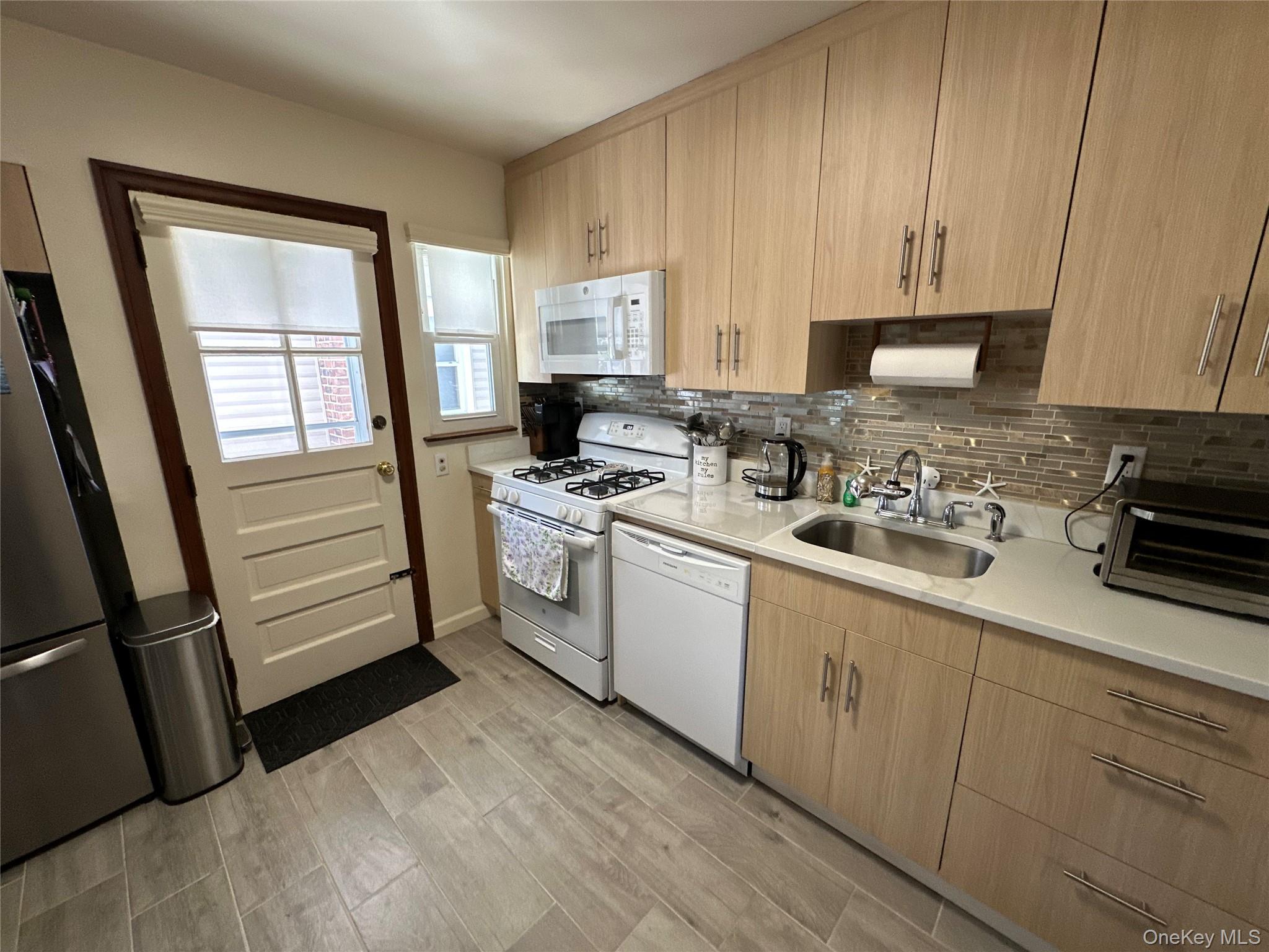 #7 photo, One Waverly Place, নাসাউ কাউন্টি Valley Stream , NY 11580