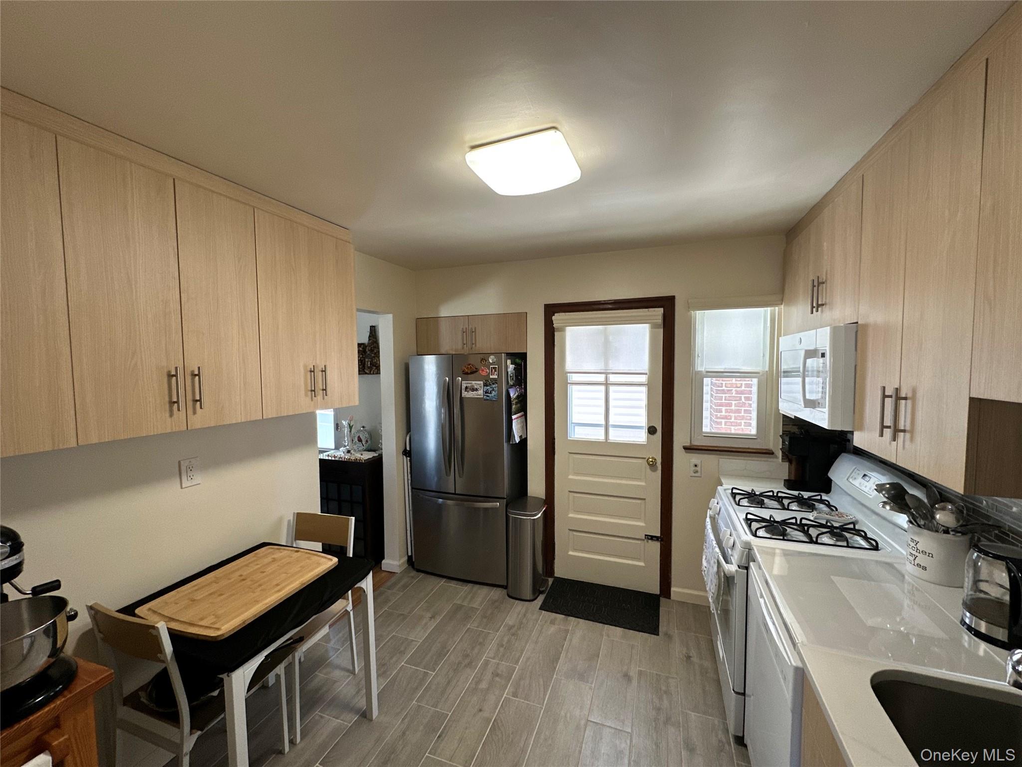 #8 photo, One Waverly Place, নাসাউ কাউন্টি Valley Stream , NY 11580