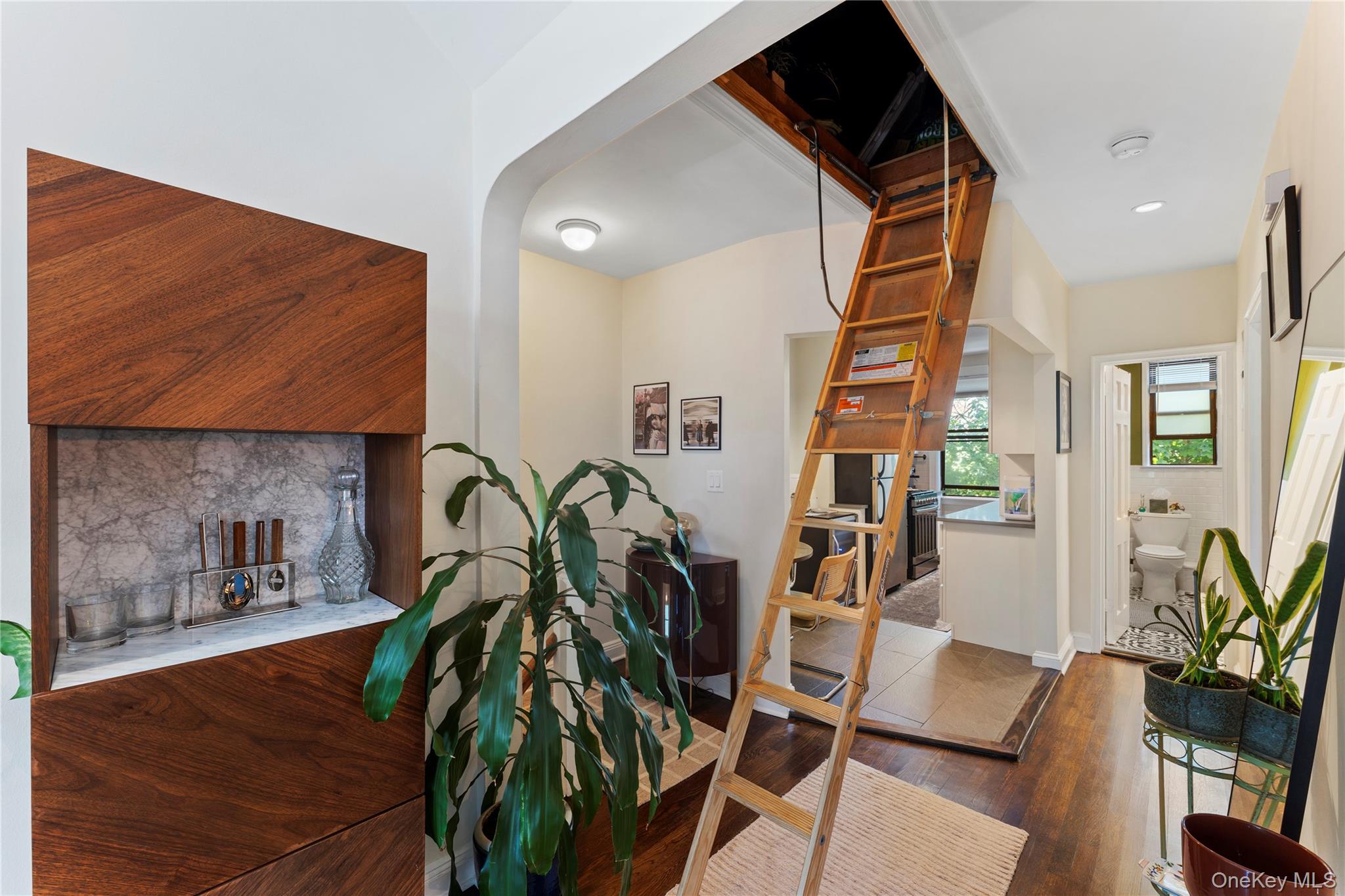 #17 photo, 40-01 Little Neck Parkway, কুইন্‌স Little Neck , NY 11363