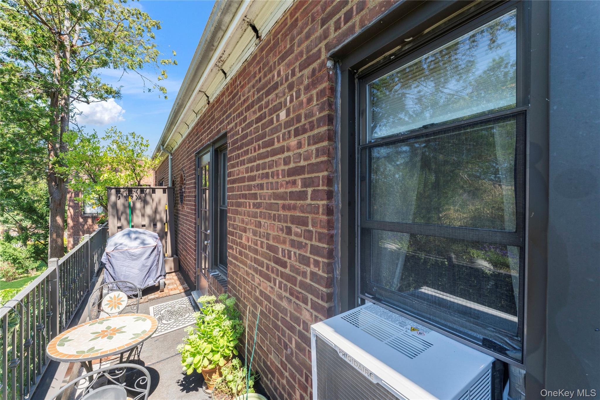 #19 photo, 40-01 Little Neck Parkway, কুইন্‌স Little Neck , NY 11363