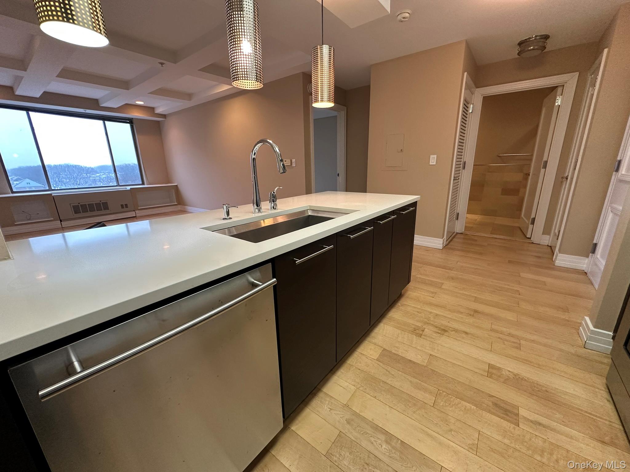 #13 photo, 64-05 Yellowstone Boulevard, কুইন্‌স Forest Hills , NY 11375