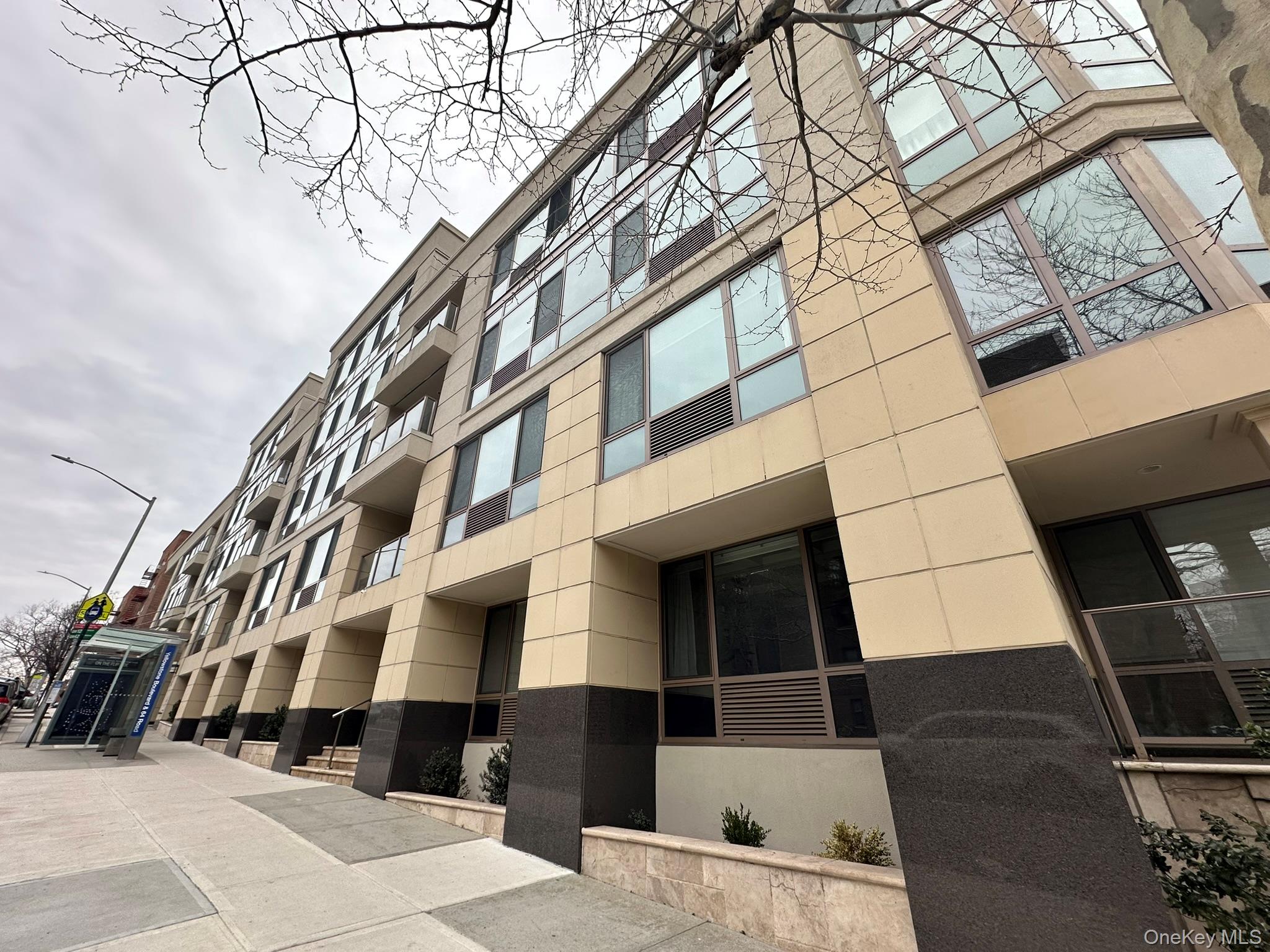 #3 photo, 64-05 Yellowstone Boulevard, কুইন্‌স Forest Hills , NY 11375