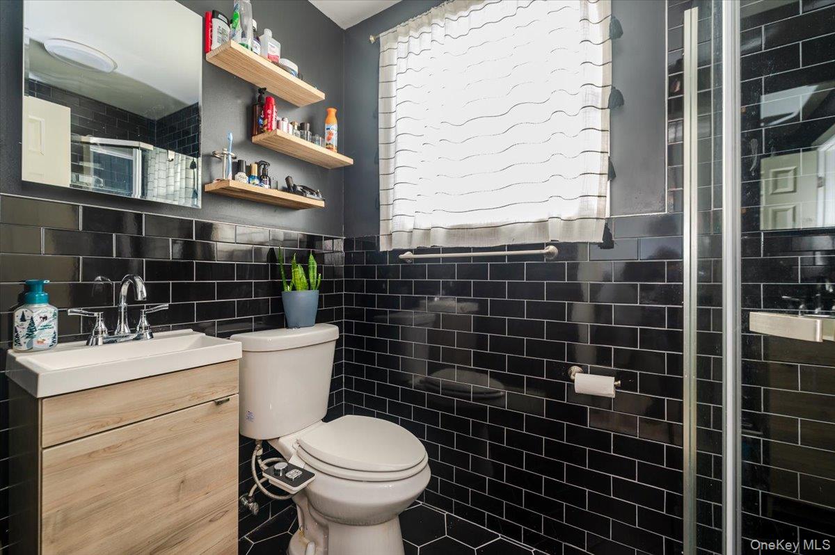 #13 photo, 18 Cambridge Drive, সাফোক কাউন্টি Babylon , NY 11702