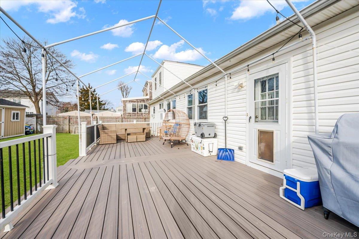 #16 photo, 18 Cambridge Drive, সাফোক কাউন্টি Babylon , NY 11702