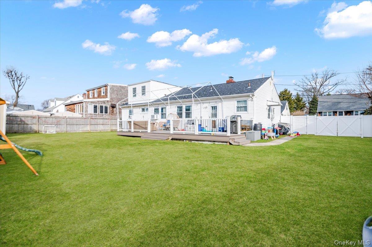 #18 photo, 18 Cambridge Drive, সাফোক কাউন্টি Babylon , NY 11702