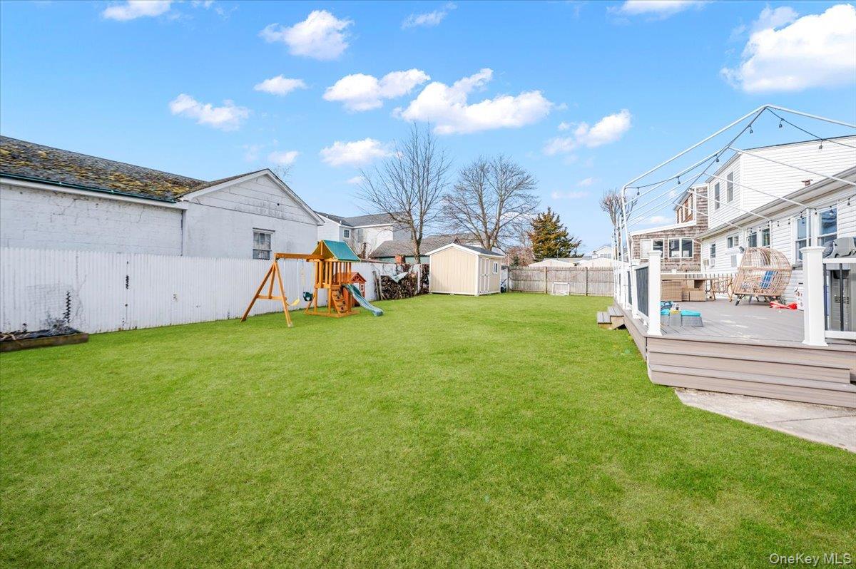 #19 photo, 18 Cambridge Drive, সাফোক কাউন্টি Babylon , NY 11702