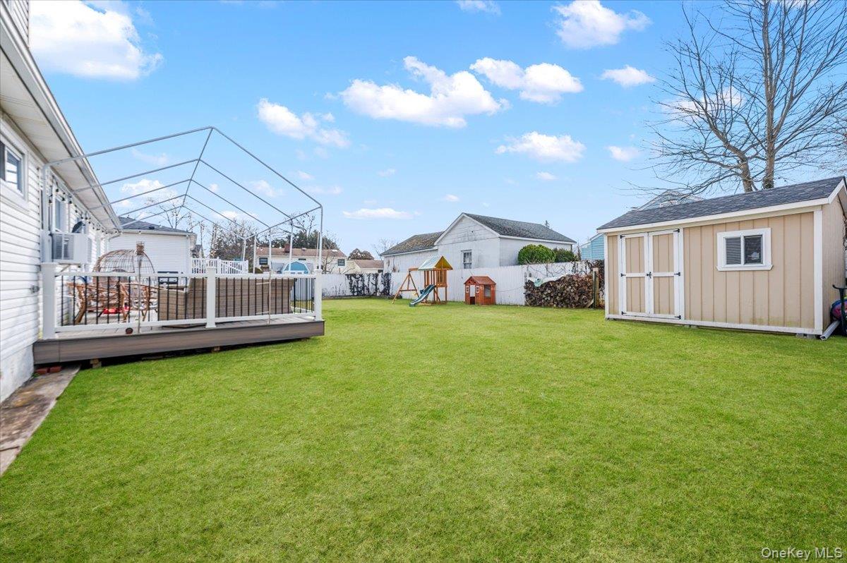 #20 photo, 18 Cambridge Drive, সাফোক কাউন্টি Babylon , NY 11702