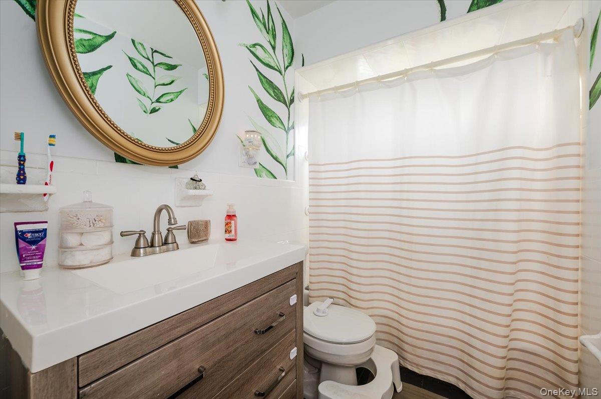 #9 photo, 18 Cambridge Drive, সাফোক কাউন্টি Babylon , NY 11702