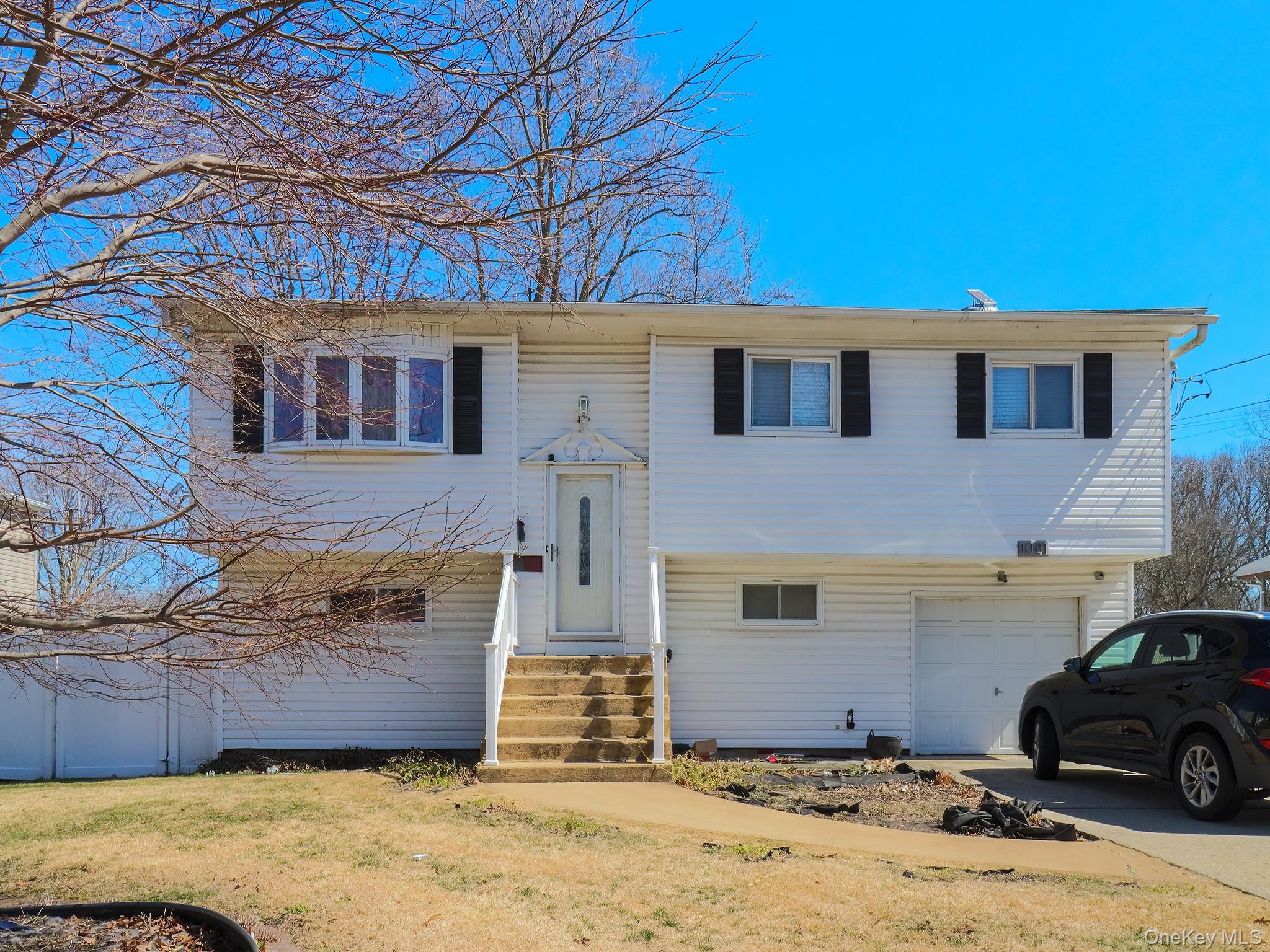 #1 photo, 1081 Bay Shore Avenue, Bay Shore , NY 11706