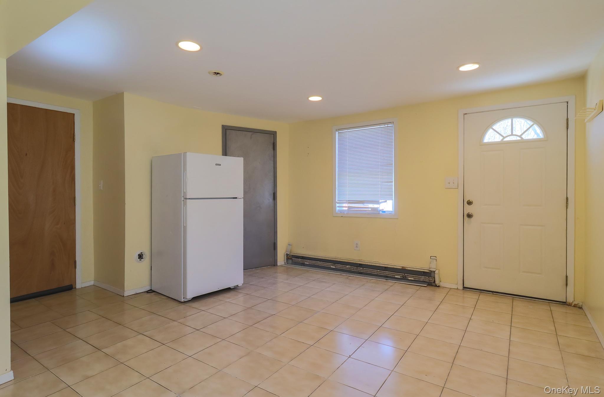 #18 photo, 1081 Bay Shore Avenue, Bay Shore , NY 11706