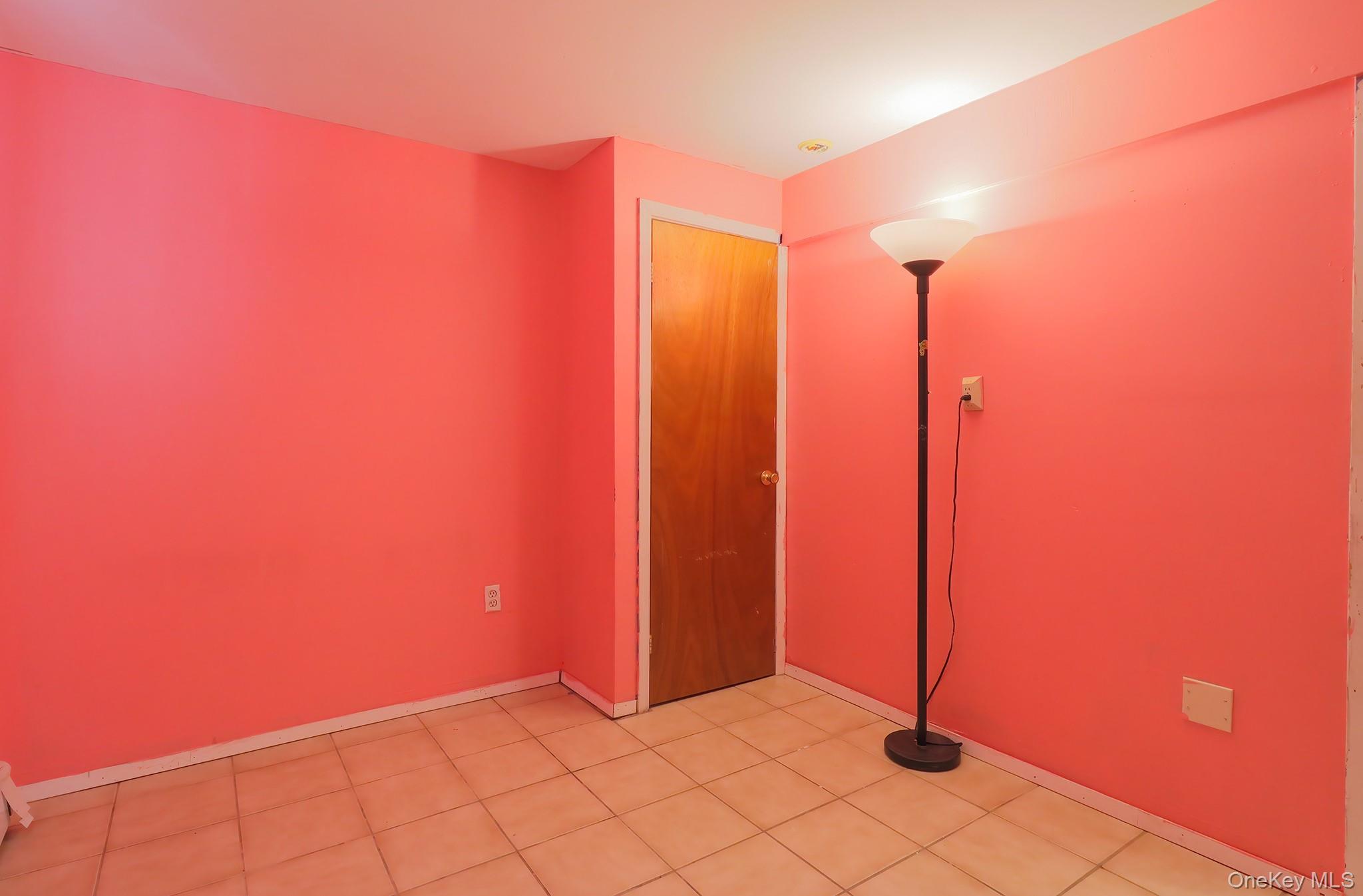 #19 photo, 1081 Bay Shore Avenue, Bay Shore , NY 11706