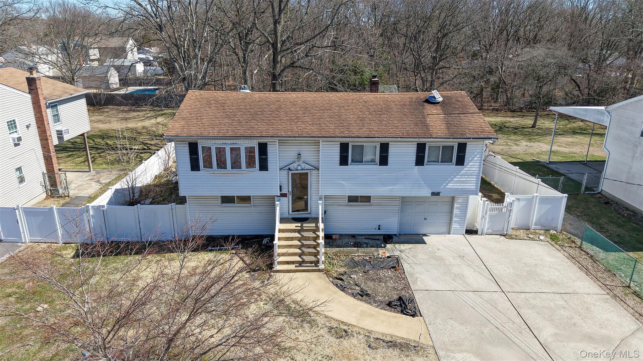 #2 photo, 1081 Bay Shore Avenue, Bay Shore , NY 11706