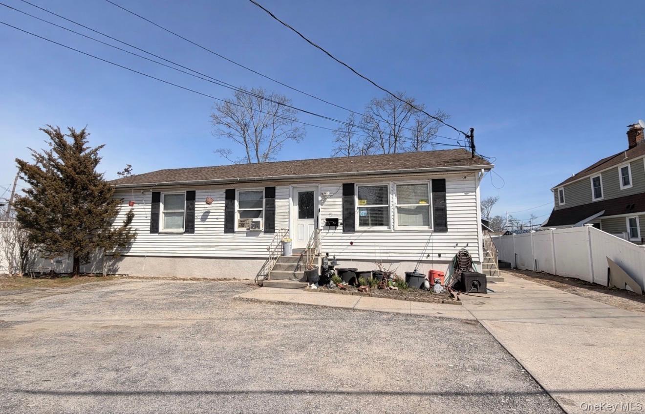 #1 photo, 59 Wheeler Road, সাফোক কাউন্টি Central Islip , NY 11722