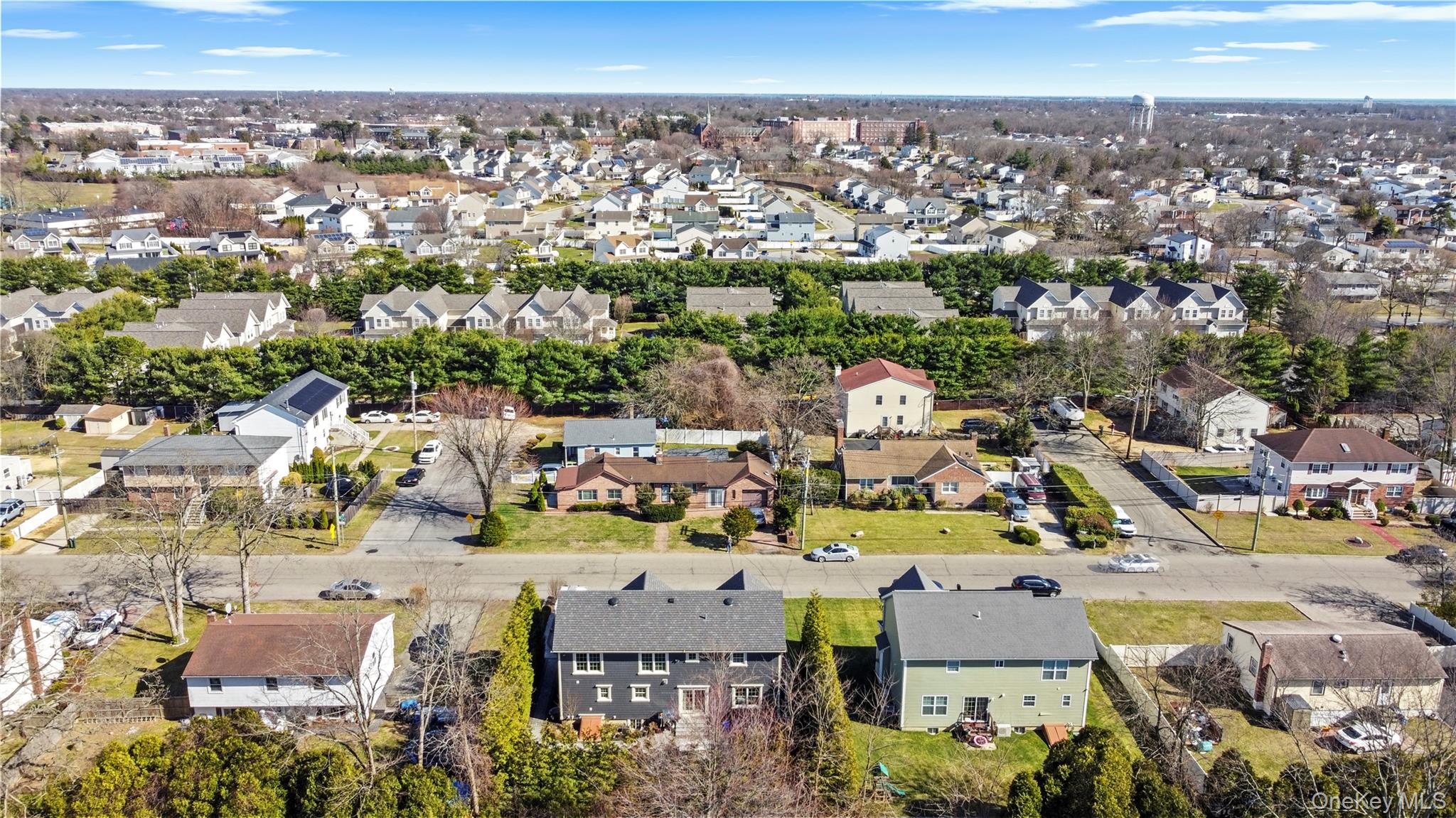 #12 photo, 123 Columbus Boulevard, Amityville , NY 11701