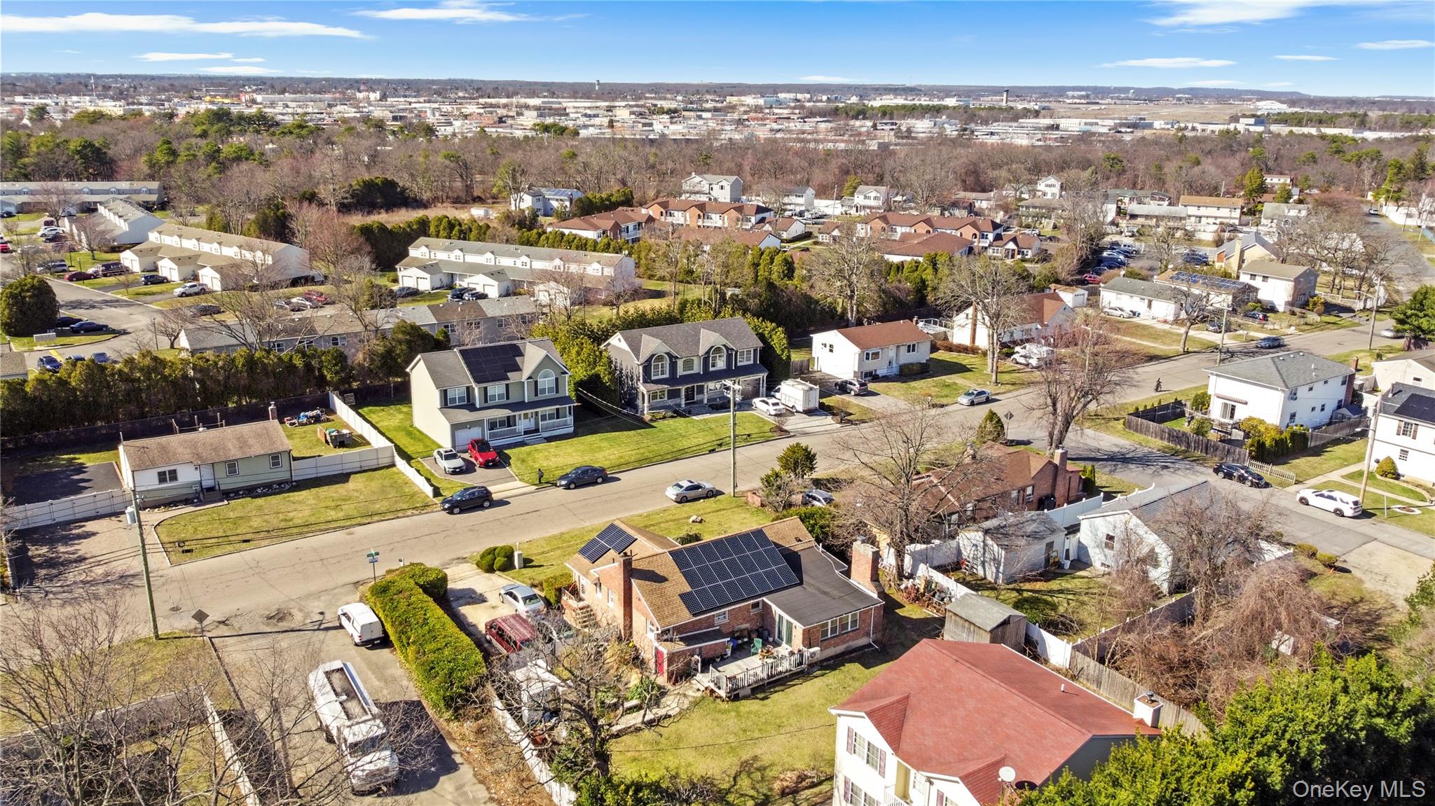 #13 photo, 123 Columbus Boulevard, Amityville , NY 11701