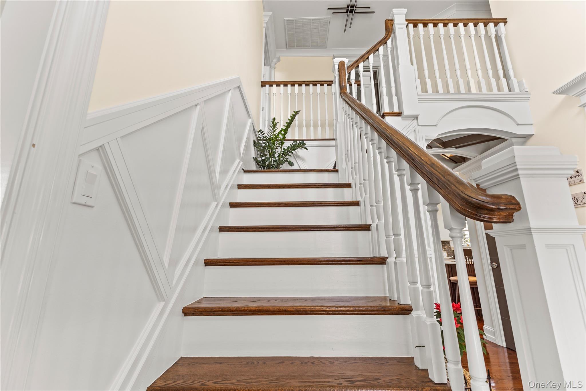 #17 photo, 123 Columbus Boulevard, Amityville , NY 11701