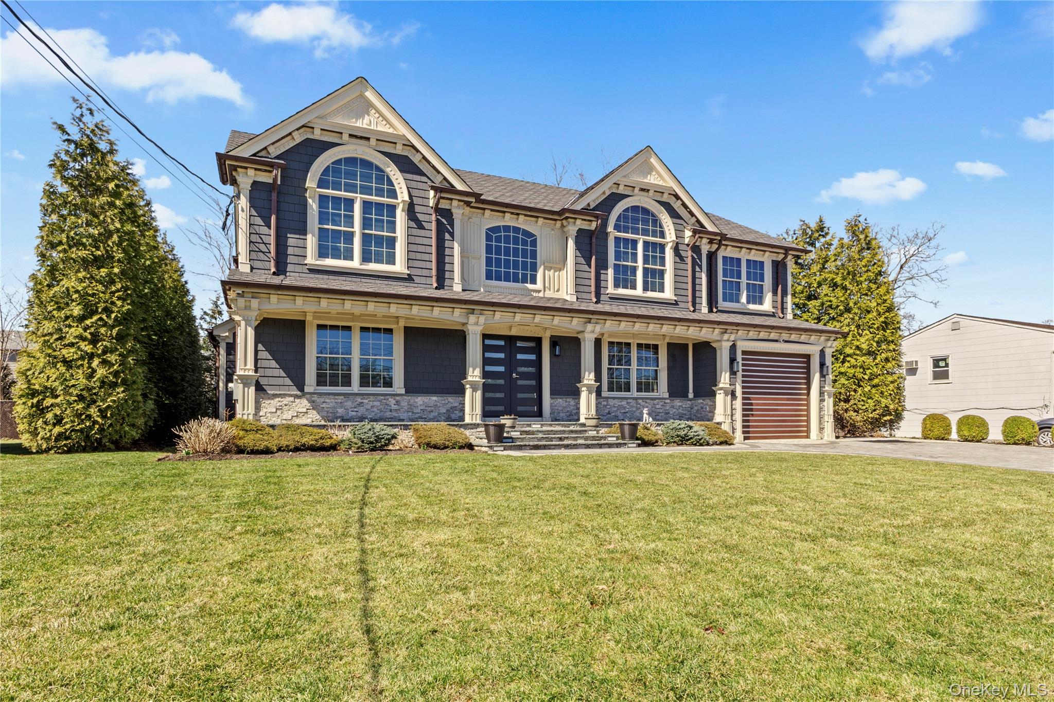 #4 photo, 123 Columbus Boulevard, Amityville , NY 11701