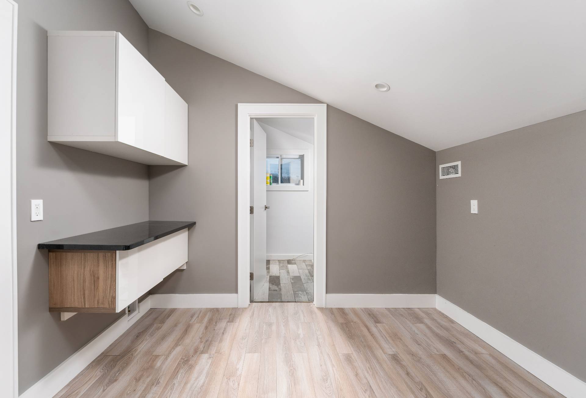 #11 photo, 1161 West Main Street, সাফোক কাউন্টি Riverhead , NY 11901