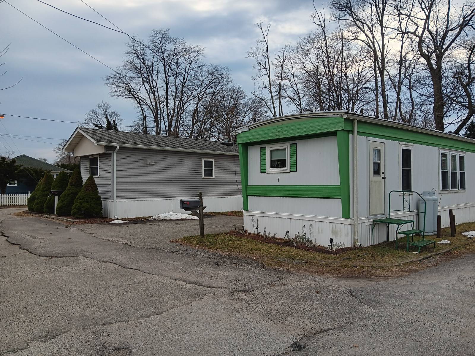 #7 photo, 725 East Ave Ext, Riverhead , NY 11901