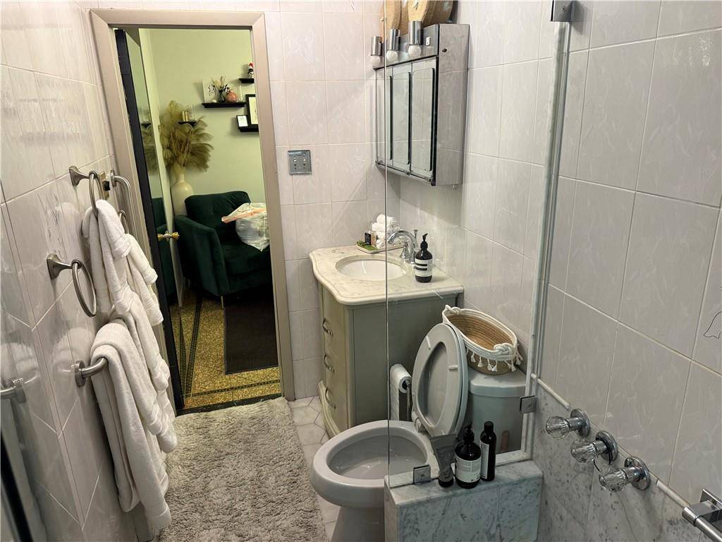 #8 photo, 3514 12th Ave, ব্রুকলিন Borough Park , NY 11218