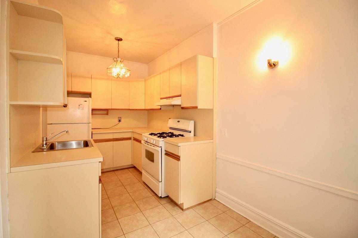 #2 photo, Marine Ave & 95th Street, ব্রুকলিন Fort Hamilton , NY 11209